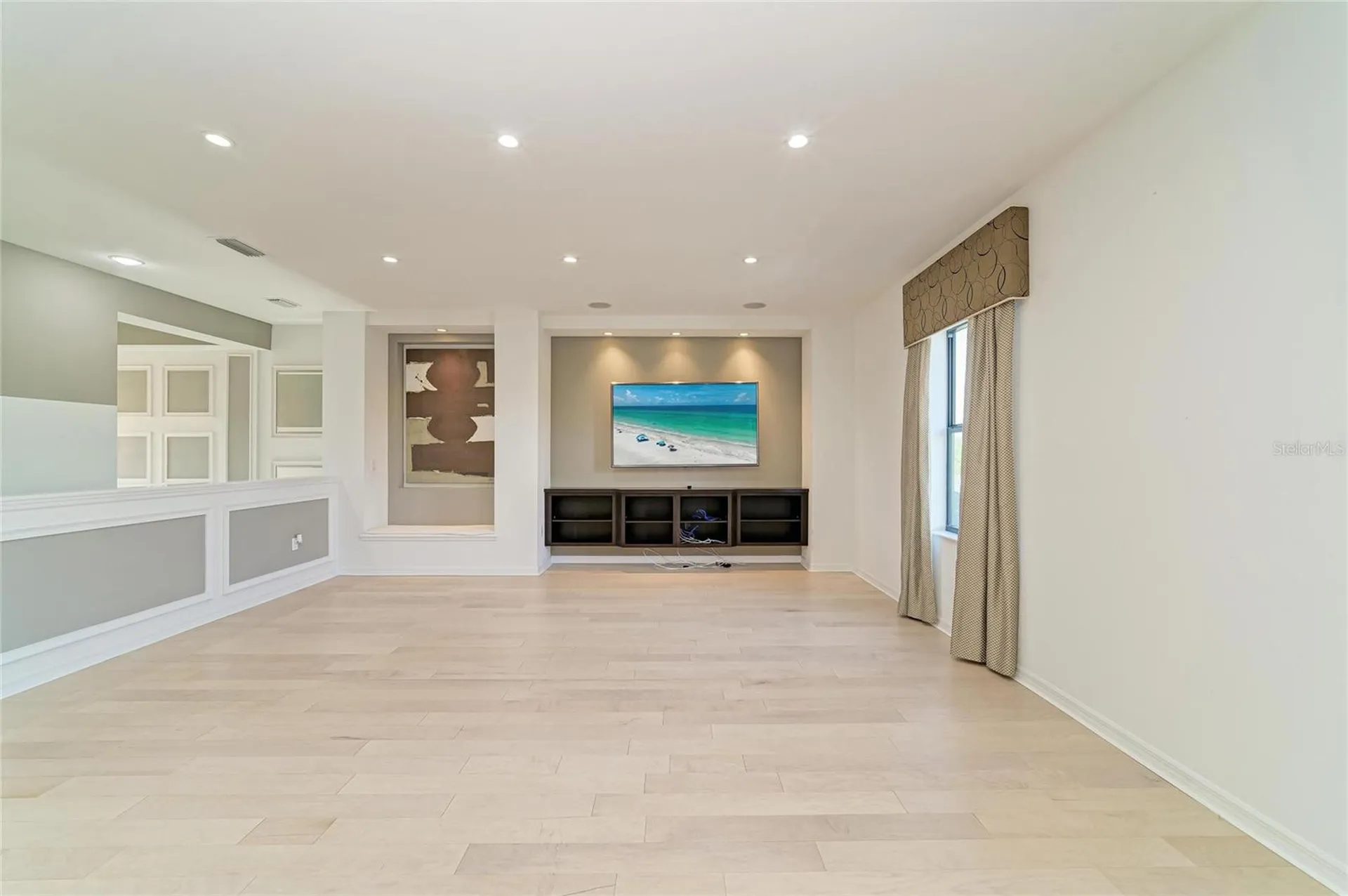 826 Honeyflower Loop Bradenton FL 34212