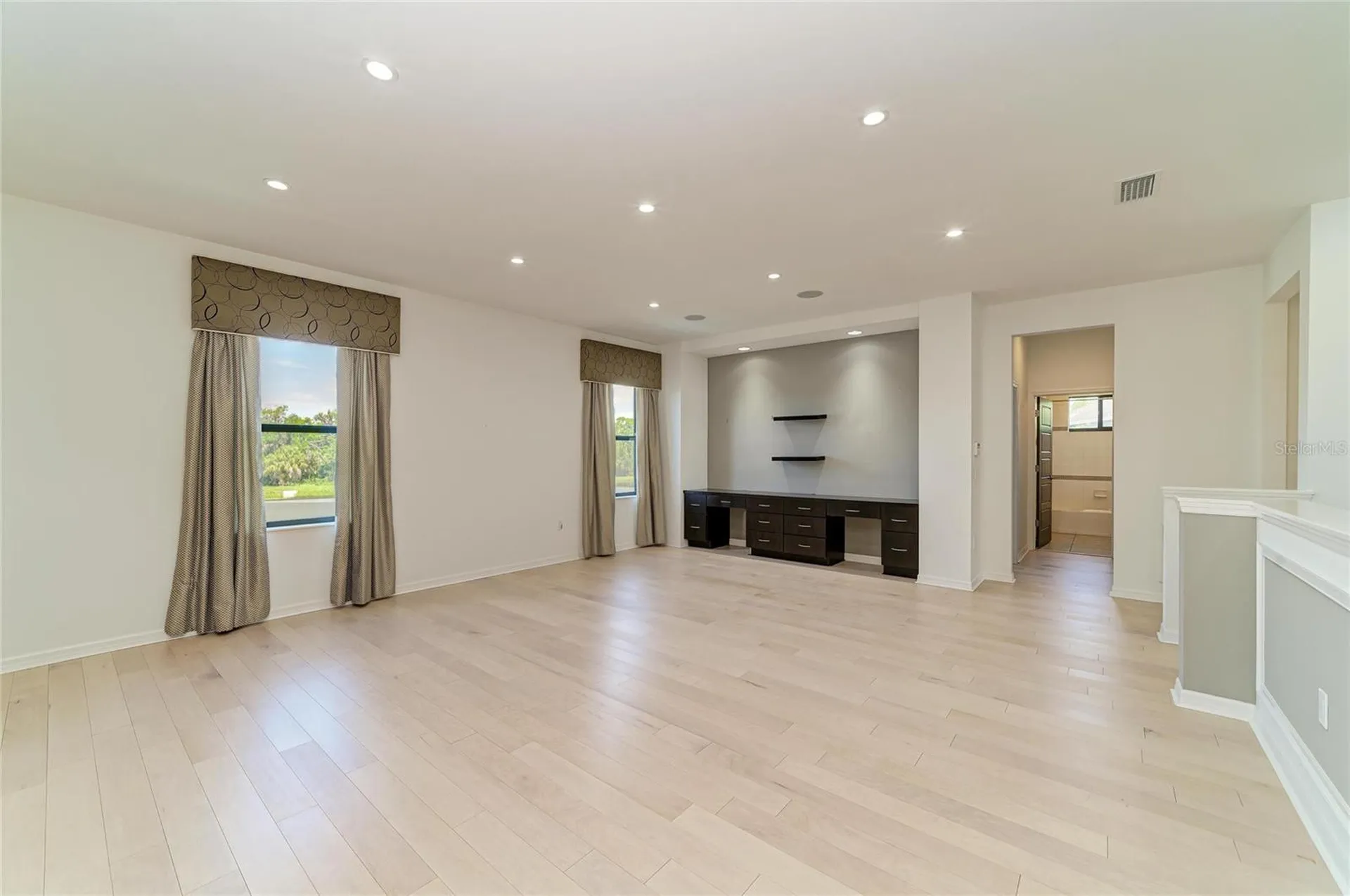 826 Honeyflower Loop Bradenton FL 34212