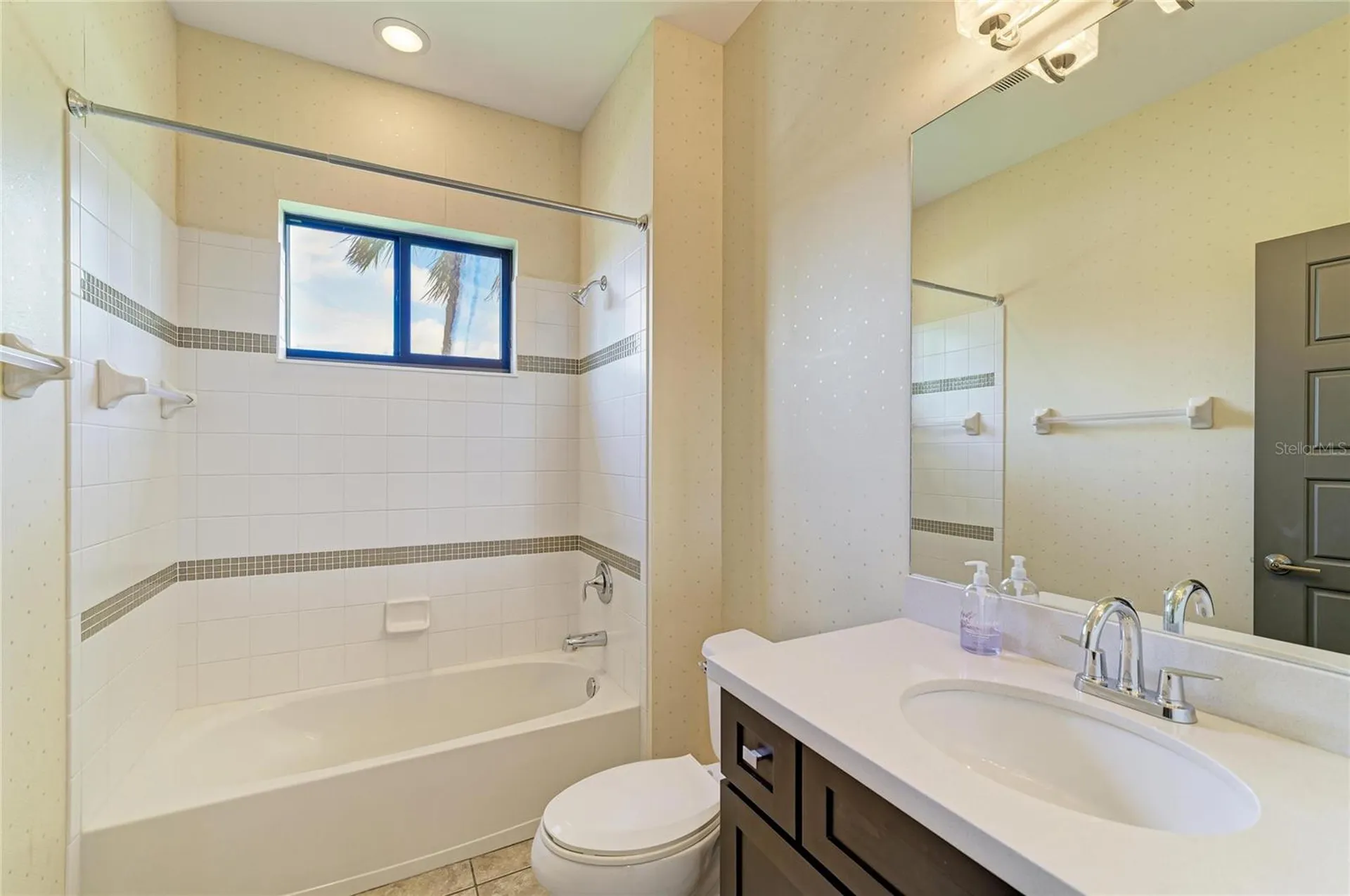 826 Honeyflower Loop Bradenton FL 34212