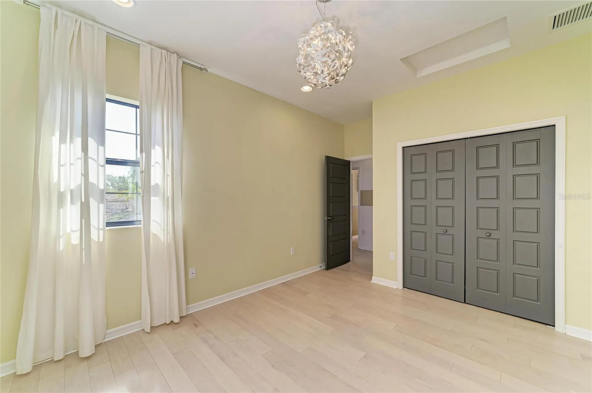 826 Honeyflower Loop Bradenton FL 34212