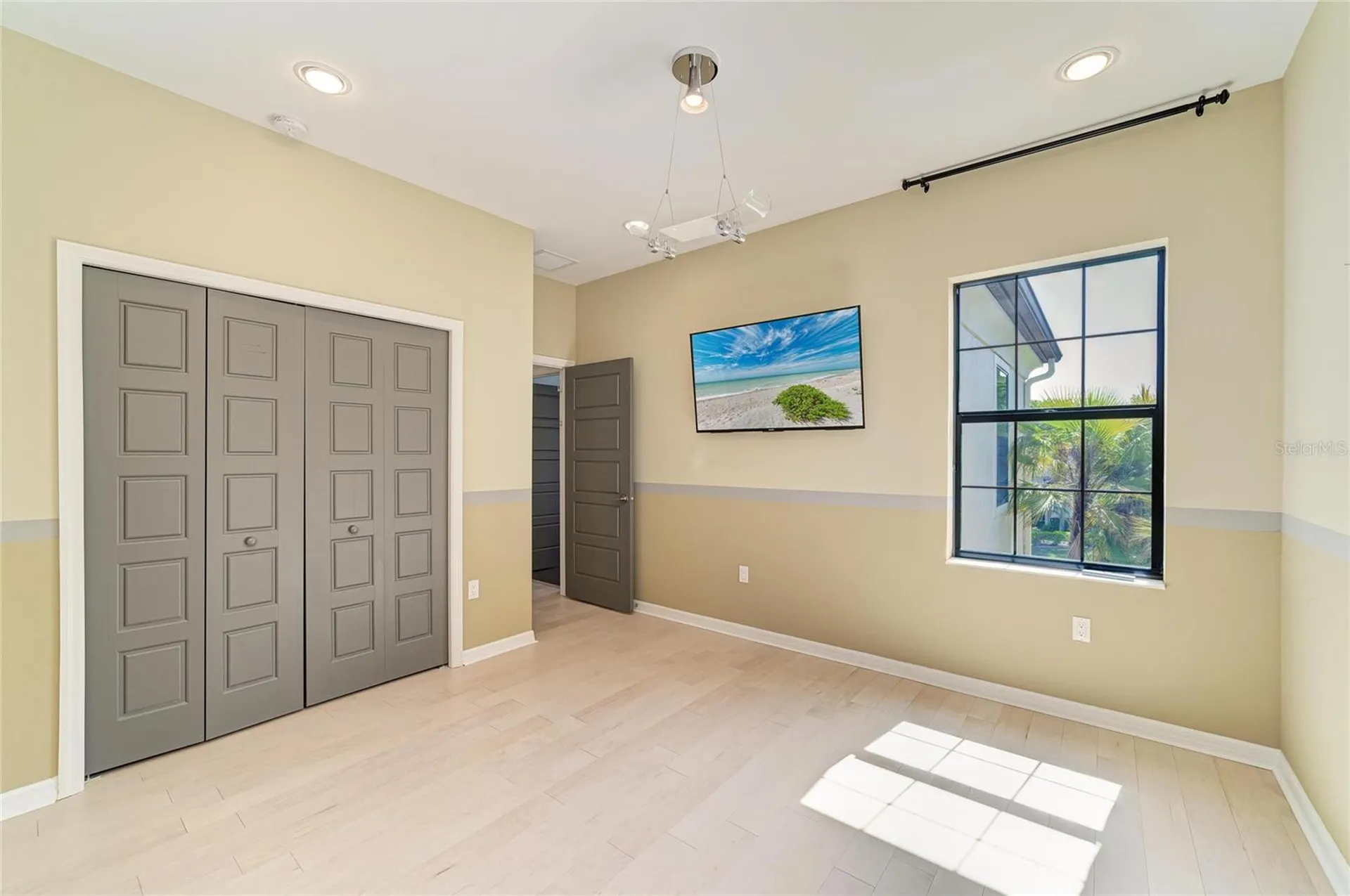 826 Honeyflower Loop Bradenton FL 34212