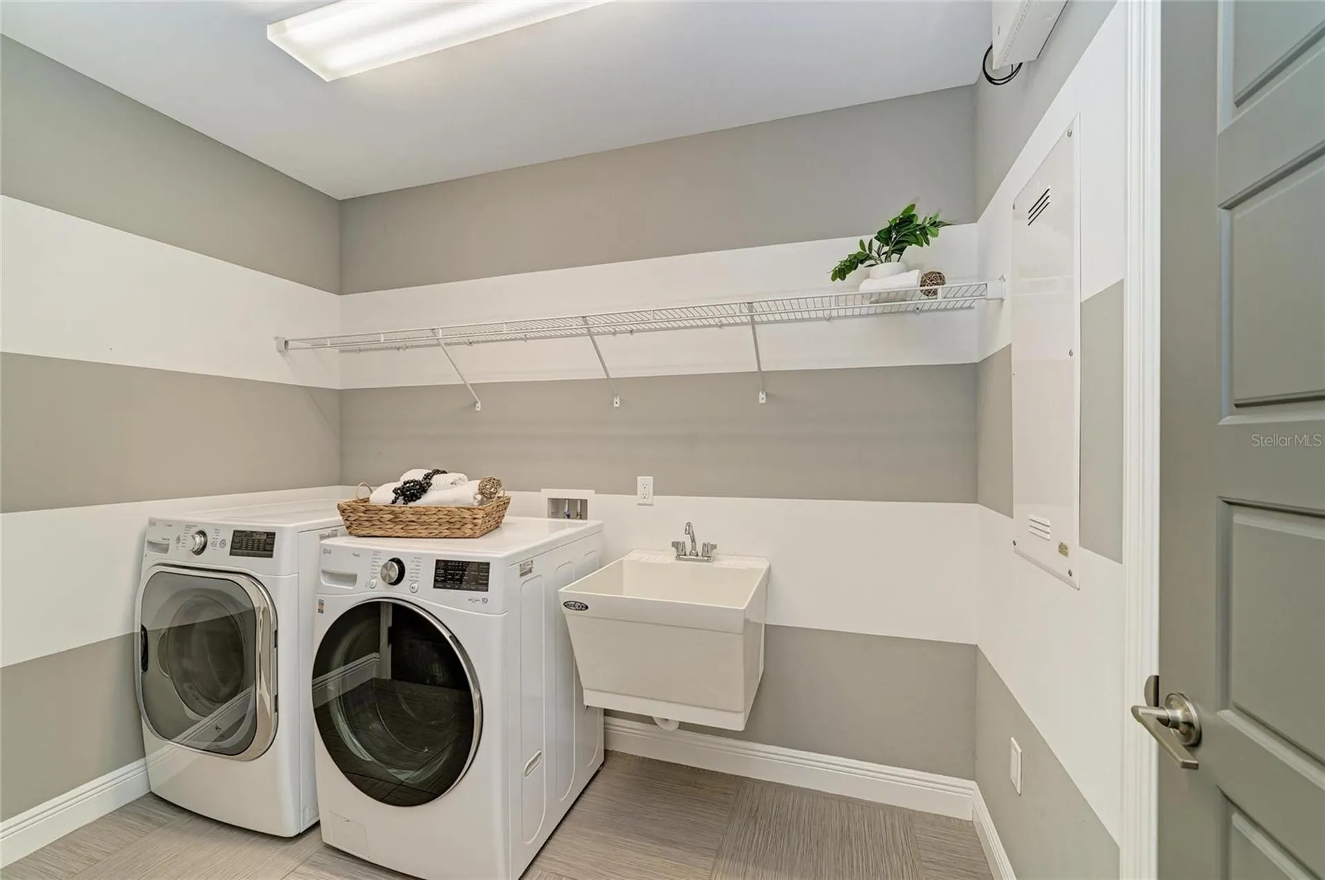 826 Honeyflower Loop Bradenton FL 34212