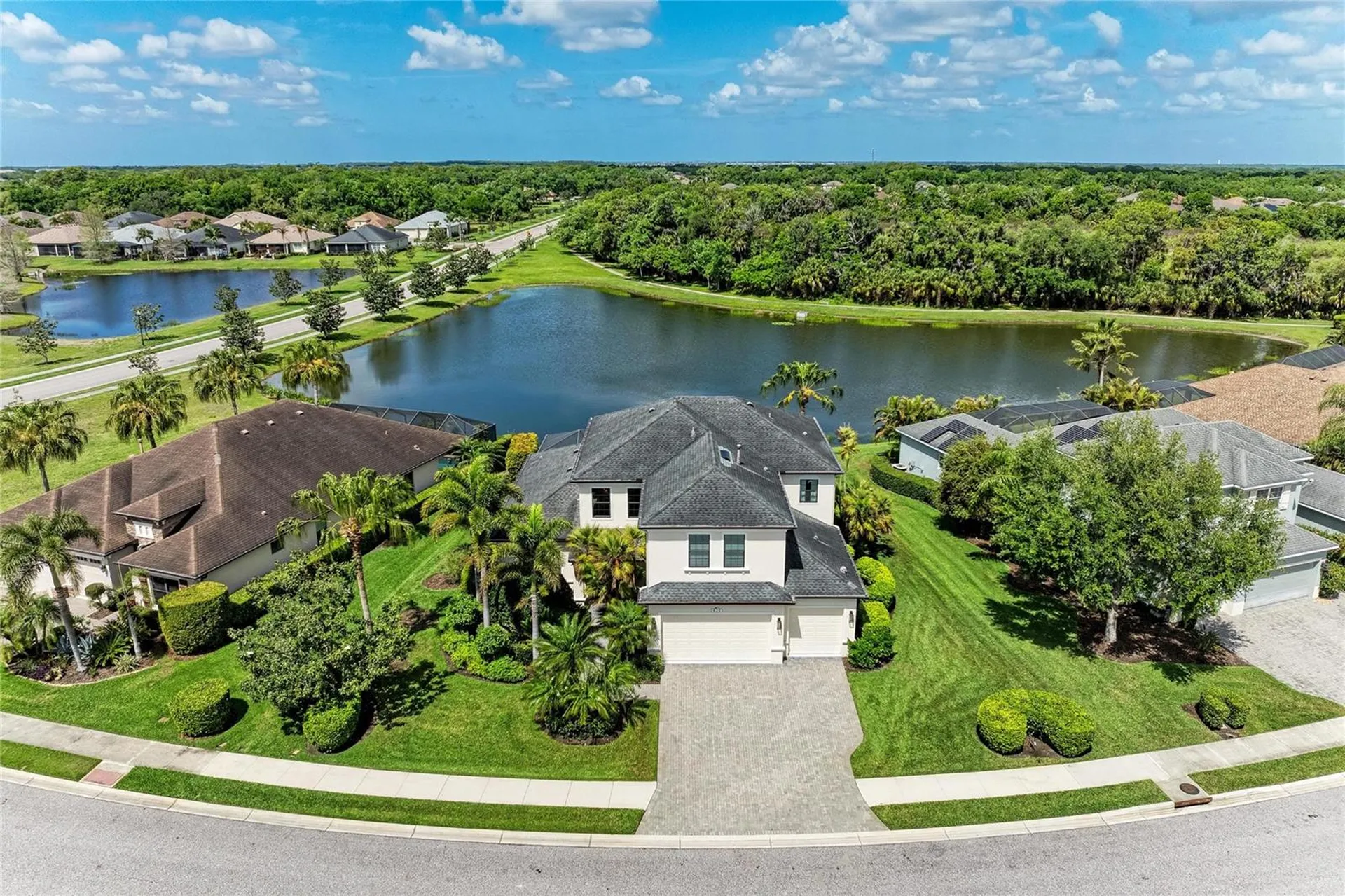 826 Honeyflower Loop Bradenton FL 34212