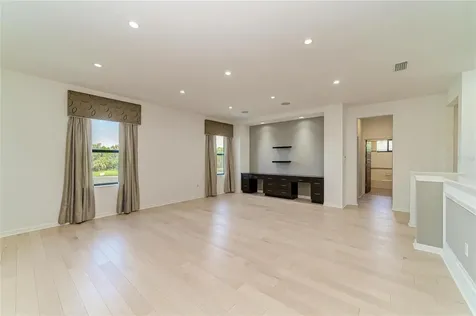 826 Honeyflower Loop Bradenton FL 34212