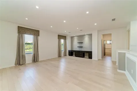 826 Honeyflower Loop Bradenton FL 34212