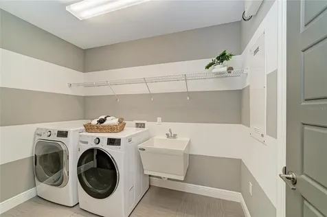 826 Honeyflower Loop Bradenton FL 34212