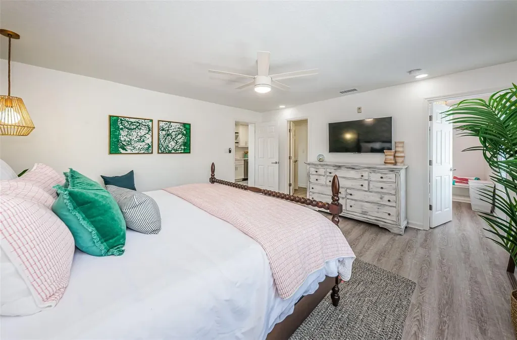 4834 Beach Drive SE St Petersburg FL 33705