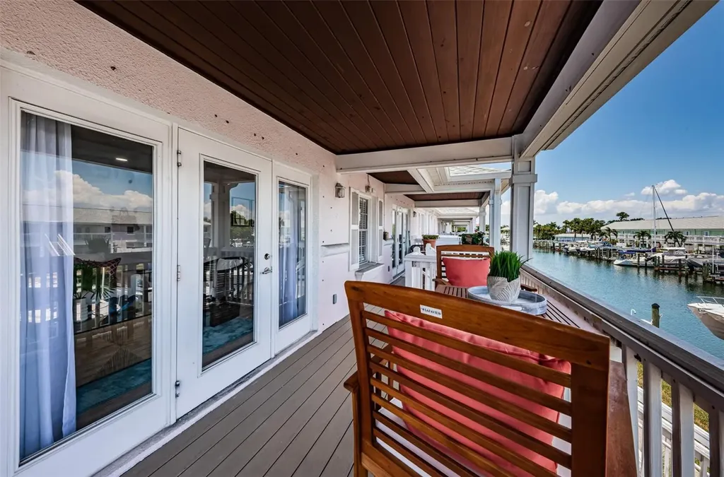 4834 Beach Drive SE St Petersburg FL 33705