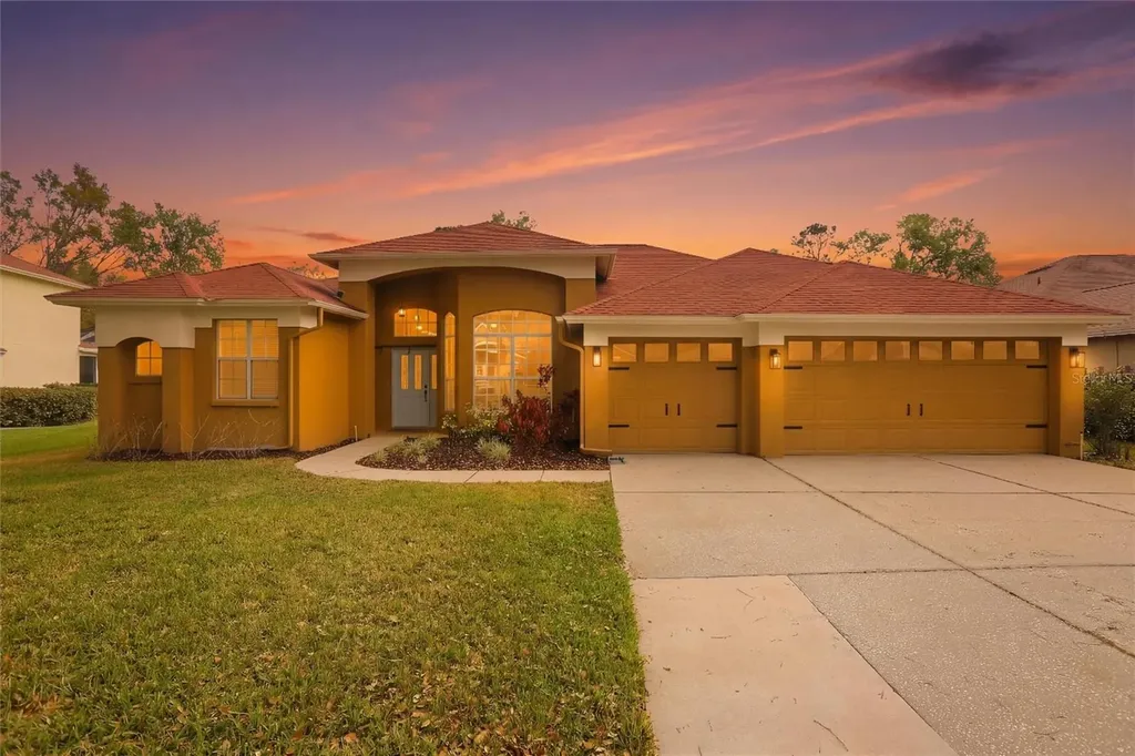 5114 Twin Creeks Drive Valrico FL 33596