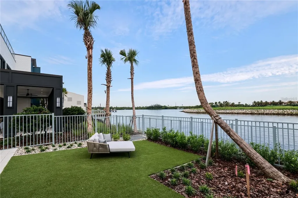 5127 W Tyson Avenue Tampa FL 33611