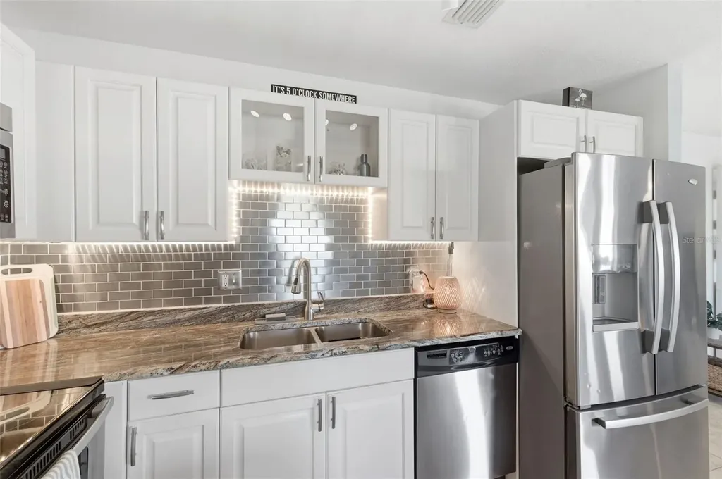 5174 Beach Drive SE St Petersburg FL 33705
