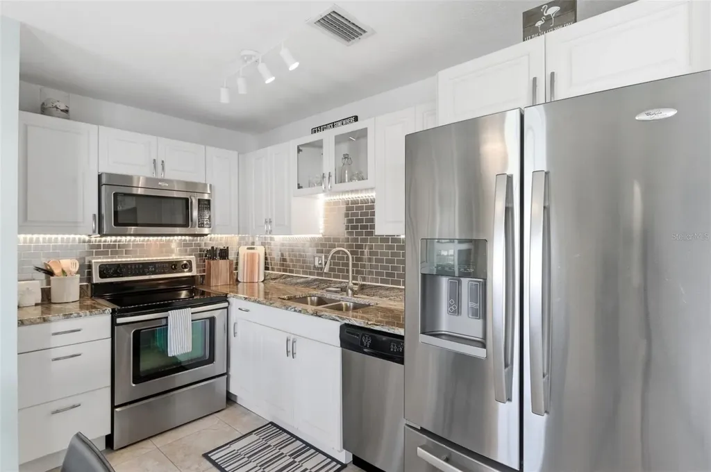 5174 Beach Drive SE St Petersburg FL 33705