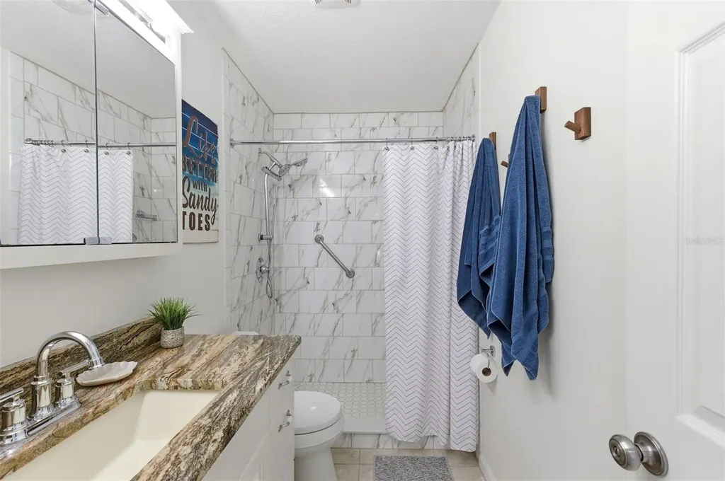 5174 Beach Drive SE St Petersburg FL 33705