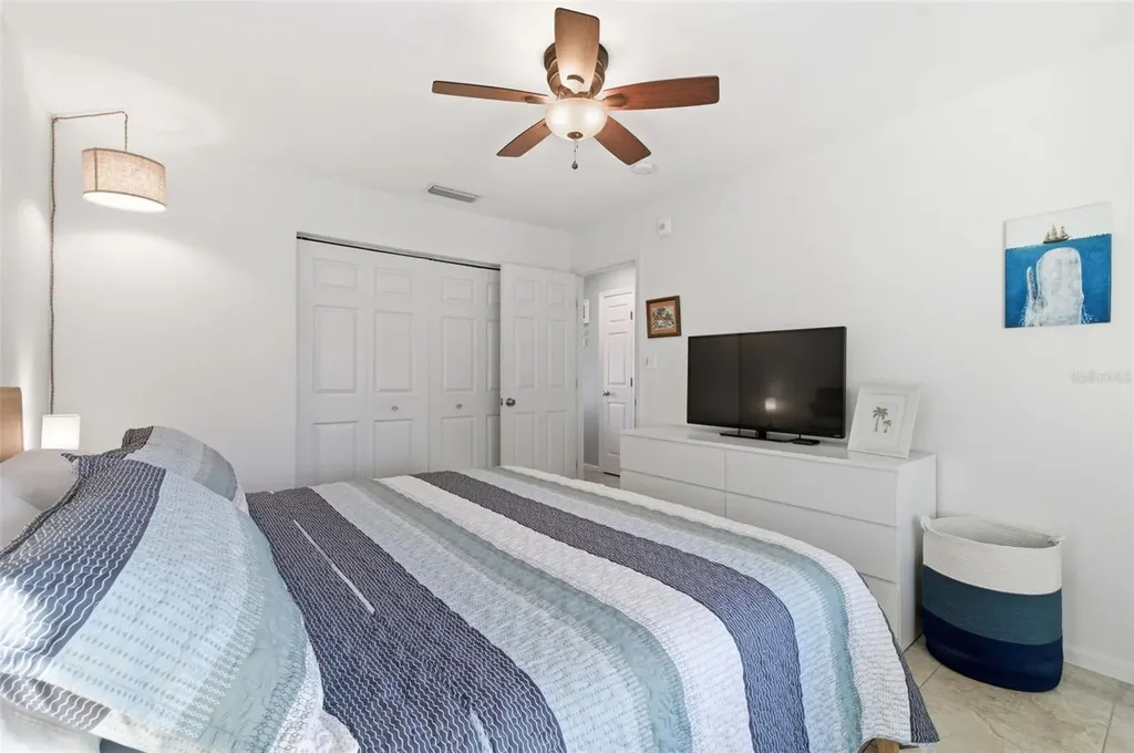 5174 Beach Drive SE St Petersburg FL 33705