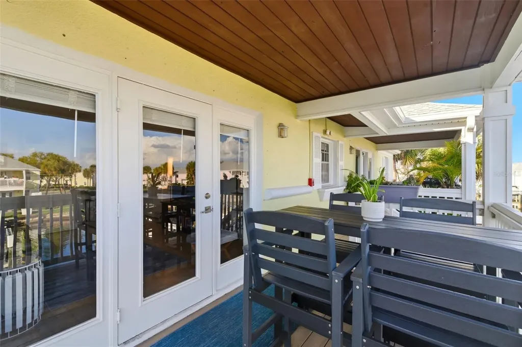 5174 Beach Drive SE St Petersburg FL 33705