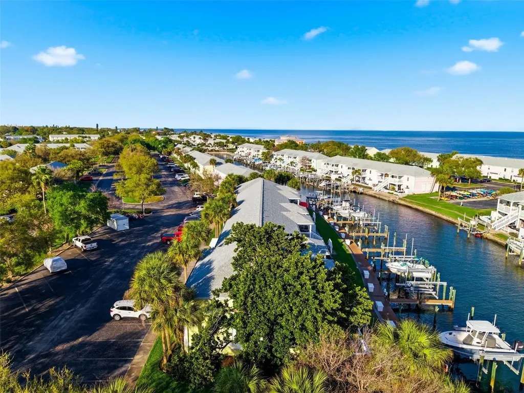5174 Beach Drive SE St Petersburg FL 33705