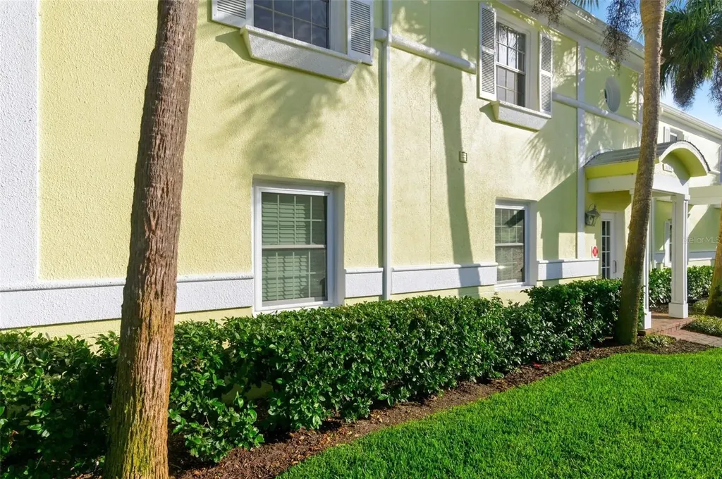5174 Beach Drive SE St Petersburg FL 33705