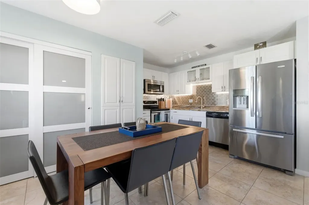 5174 Beach Drive SE St Petersburg FL 33705