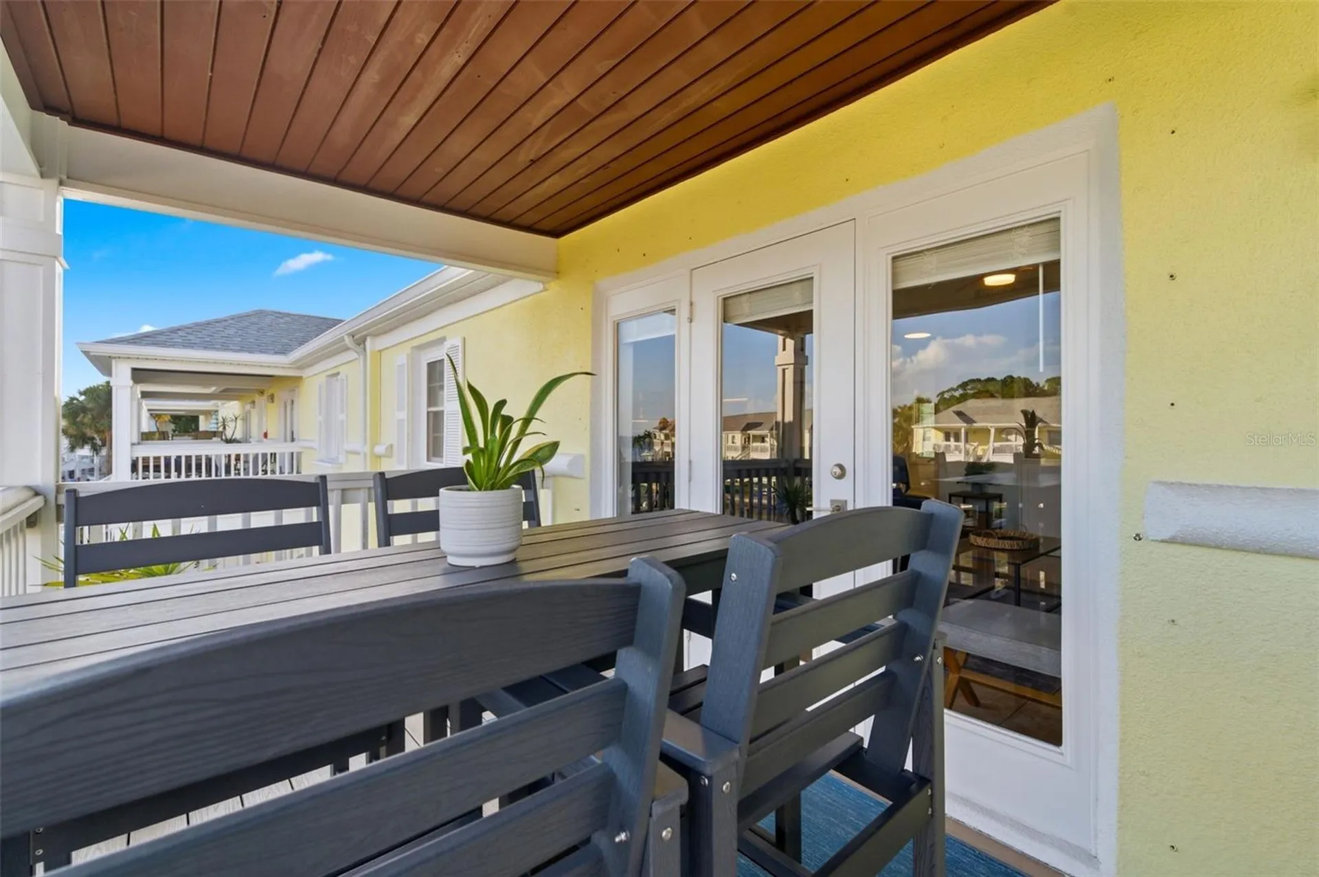5174 Beach Drive SE St Petersburg FL 33705