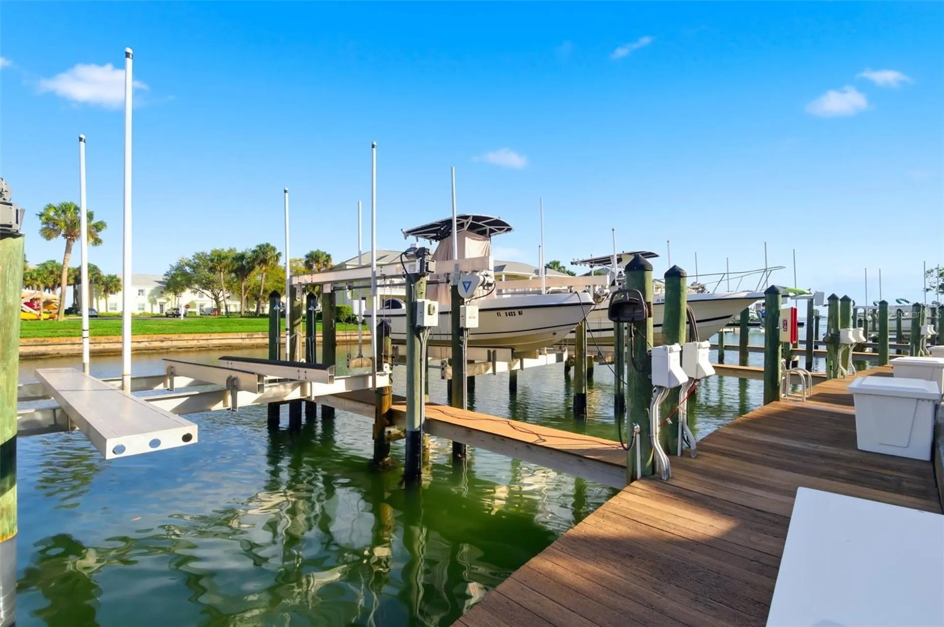 5174 Beach Drive SE St Petersburg FL 33705