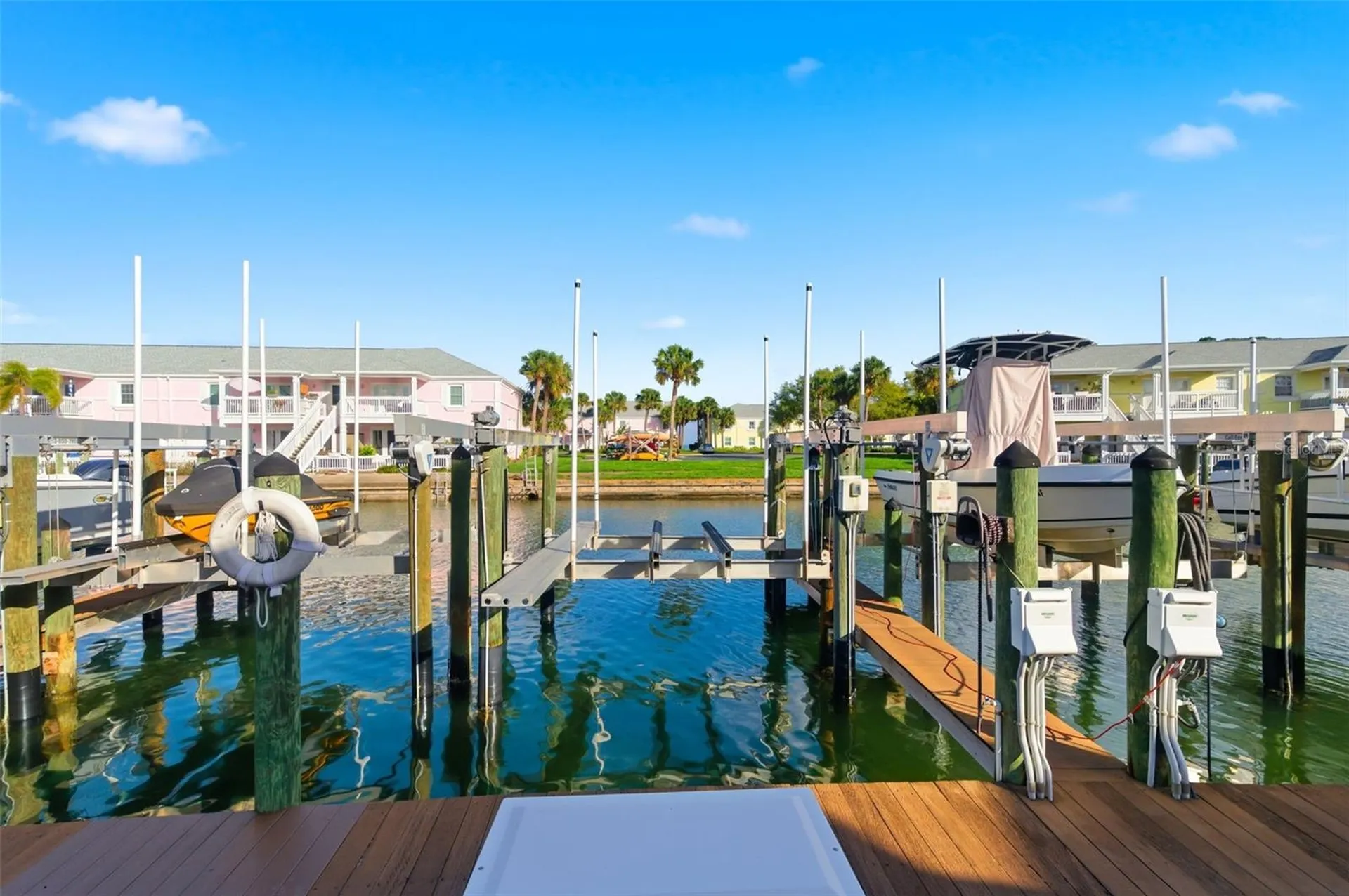 5174 Beach Drive SE St Petersburg FL 33705