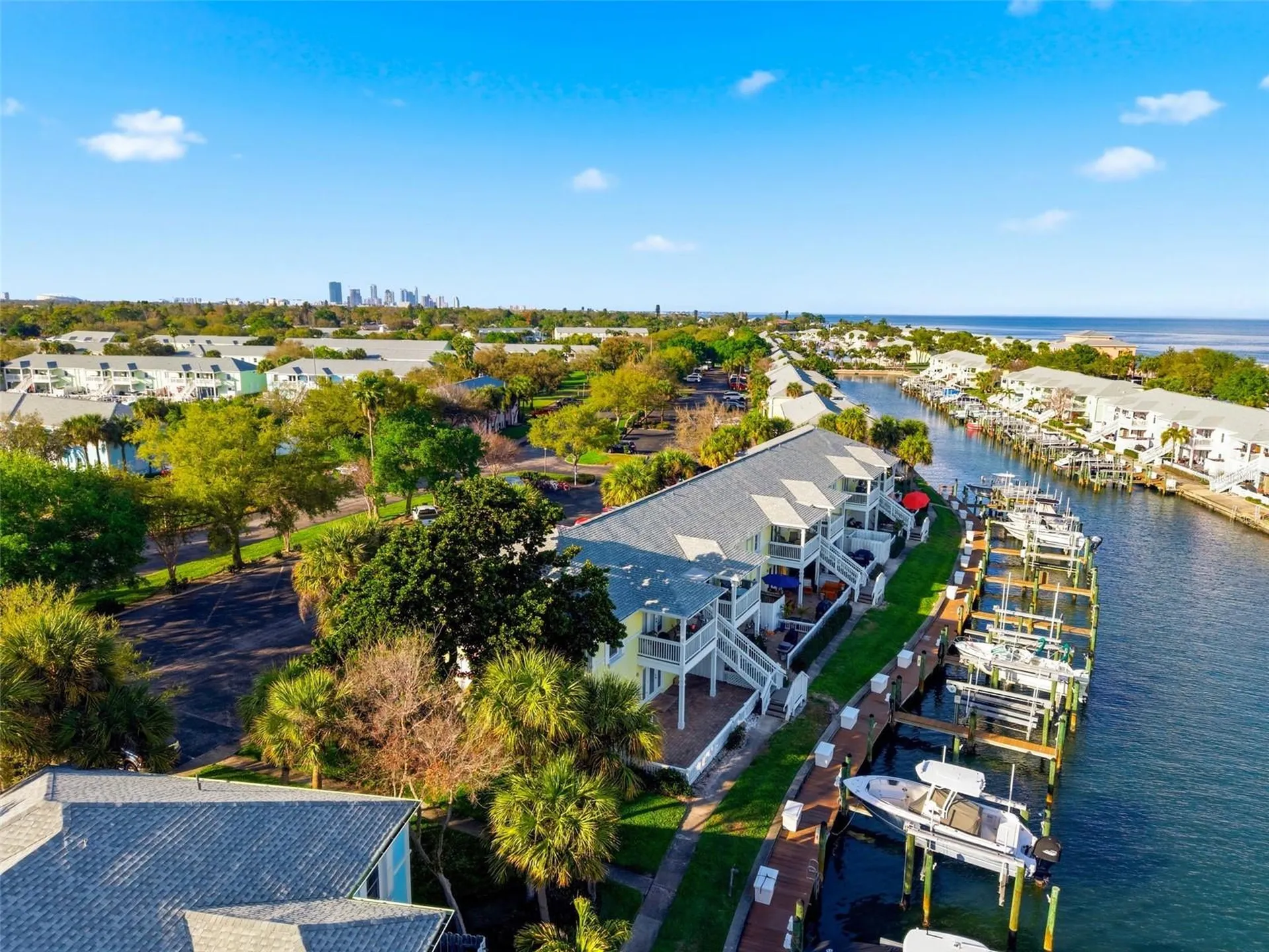 5174 Beach Drive SE St Petersburg FL 33705