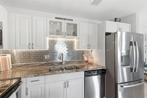 5174 Beach Drive SE St Petersburg FL 33705