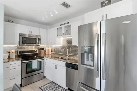 5174 Beach Drive SE St Petersburg FL 33705