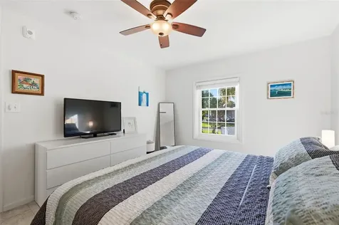5174 Beach Drive SE St Petersburg FL 33705