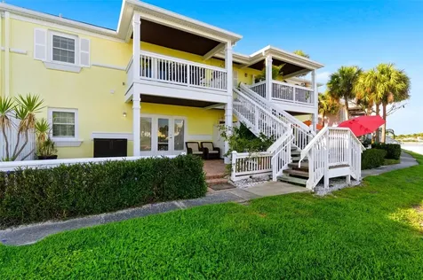 5174 Beach Drive SE St Petersburg FL 33705