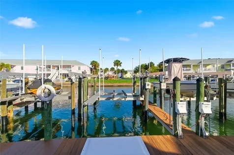 5174 Beach Drive SE St Petersburg FL 33705