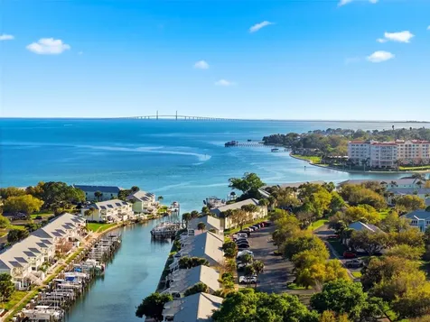 5174 Beach Drive SE St Petersburg FL 33705