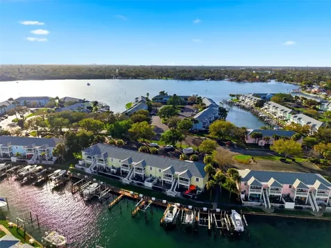 5174 Beach Drive SE St Petersburg FL 33705