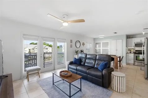 5174 Beach Drive SE St Petersburg FL 33705
