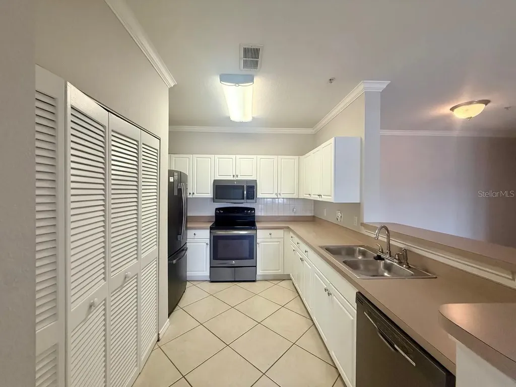 4306 Bayside Village Drive Tampa FL 33615