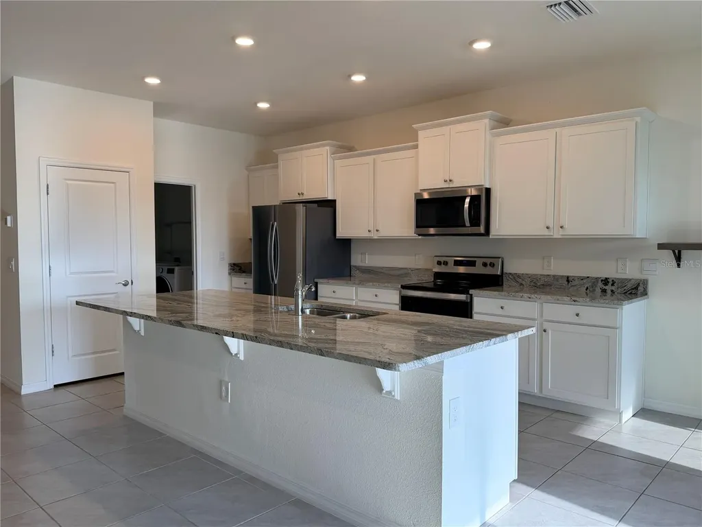 8313 Wheat Stone Drive Zephyrhills FL 33540