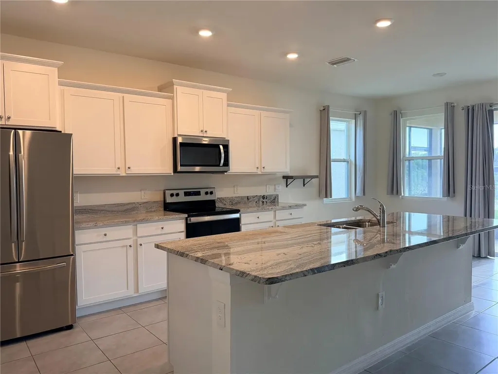 8313 Wheat Stone Drive Zephyrhills FL 33540