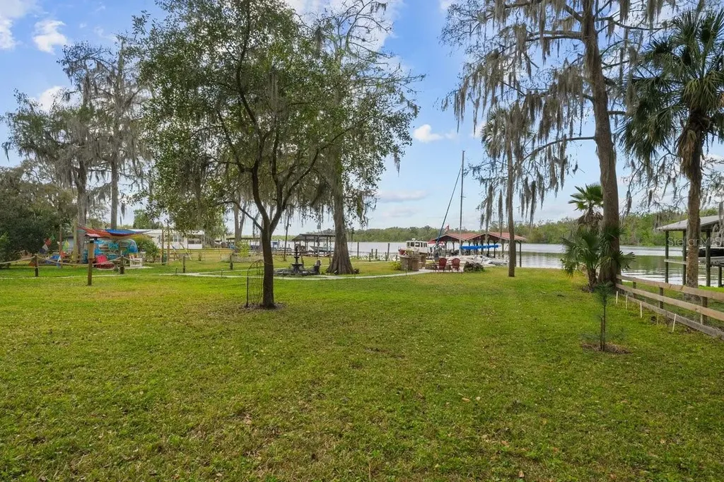 101 Orange Street Satsuma FL 32189