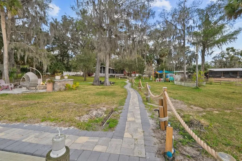101 Orange Street Satsuma FL 32189