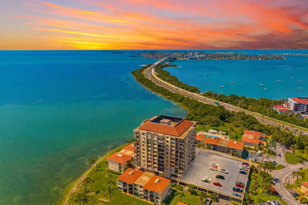 6372 Palma Del Mar Boulevard S St Petersburg FL 33715