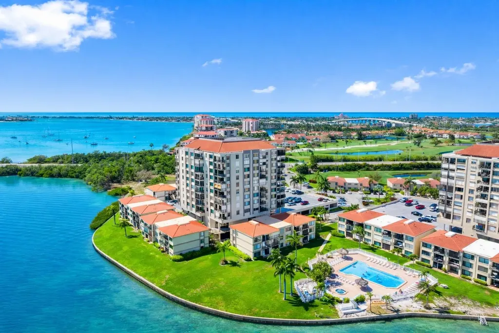 6372 Palma Del Mar Boulevard S St Petersburg FL 33715
