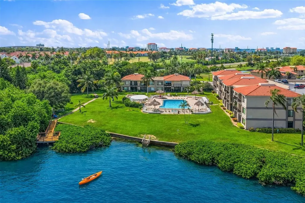 6372 Palma Del Mar Boulevard S St Petersburg FL 33715