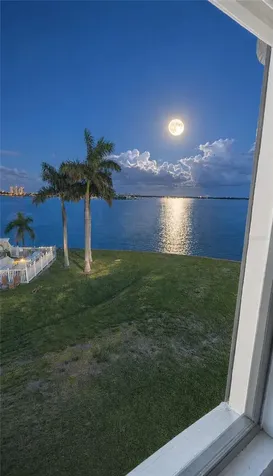 6372 Palma Del Mar Boulevard S St Petersburg FL 33715