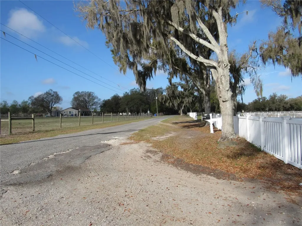 330 Moccasin Hollow Road Lithia FL 33547