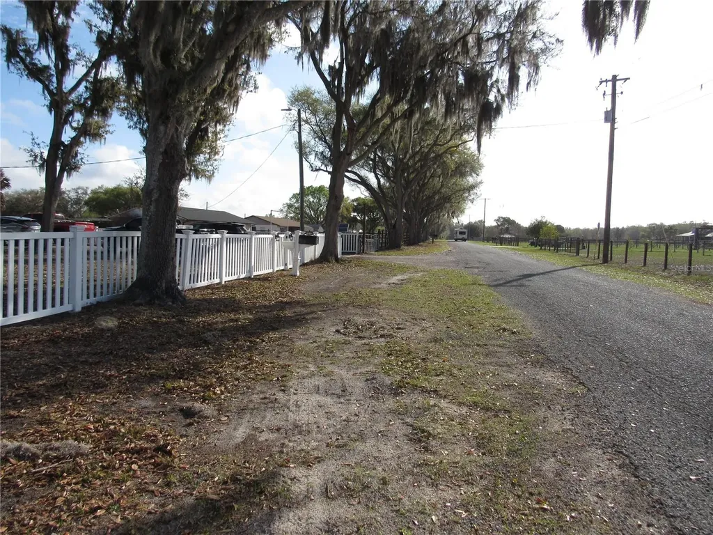 330 Moccasin Hollow Road Lithia FL 33547