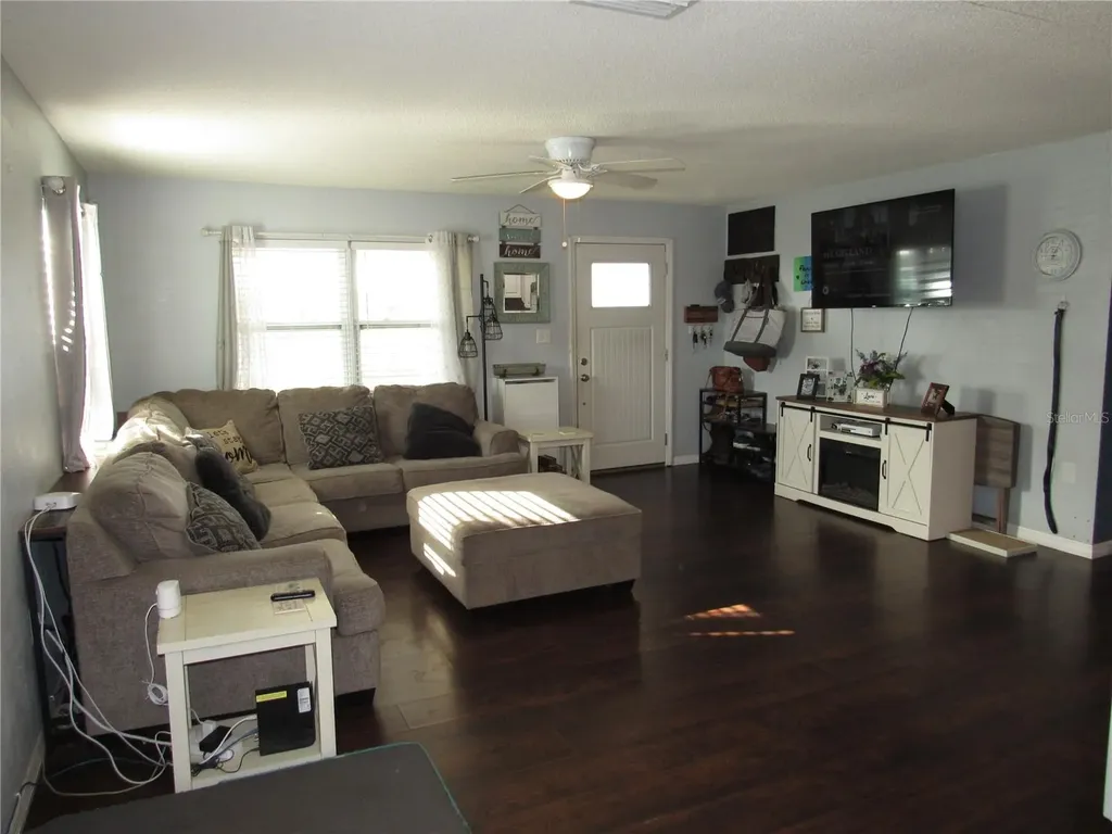 330 Moccasin Hollow Road Lithia FL 33547