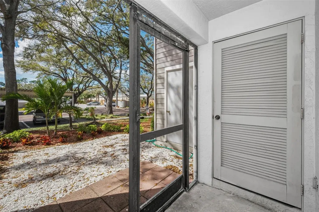 10626 Longwood Drive Seminole FL 33777