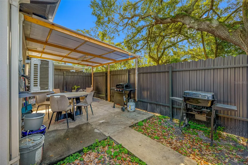 2814 W Powhatan Avenue Tampa FL 33614