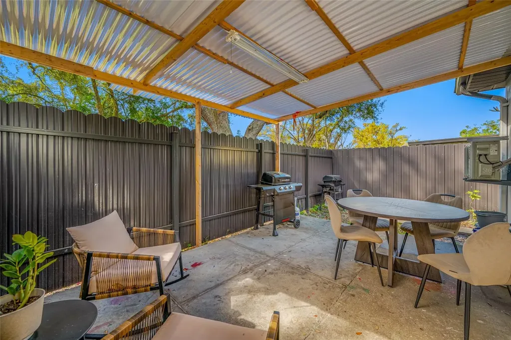 2814 W Powhatan Avenue Tampa FL 33614