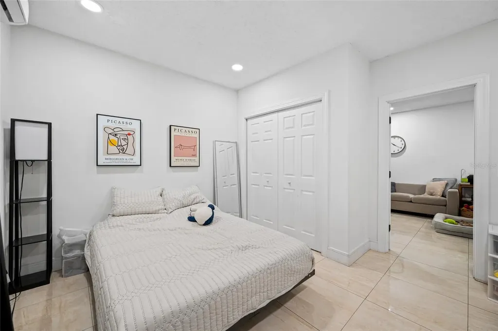2814 W Powhatan Avenue Tampa FL 33614